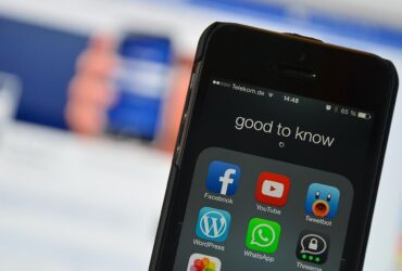 Espectaculares vs redes sociales ¿quién gana en alcance local?