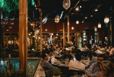 Por qué los anuncios en restaurantes exclusivos están ganando popularidad