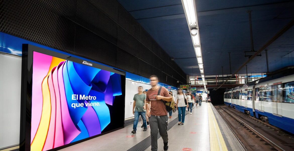 El metro como lienzo publicitario: claves para campañas locales y globales exitosas