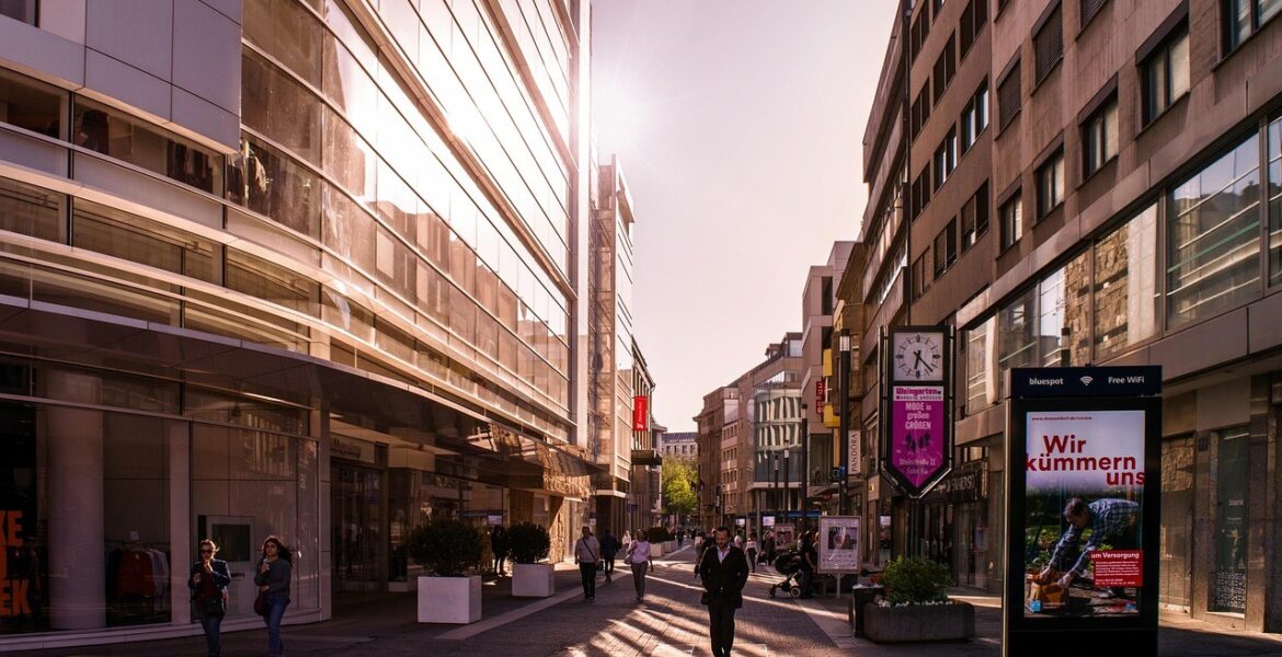 Impacto masivo: la publicidad urbana en el metro redefine la conexión con millones de usuarios en 2026