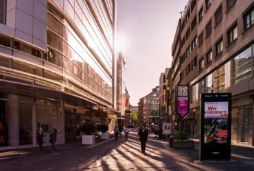 Impacto masivo: la publicidad urbana en el metro redefine la conexión con millones de usuarios en 2026